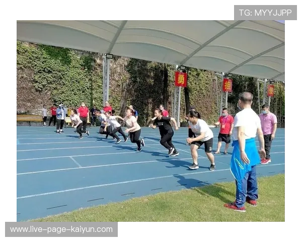 举重选手进行专项力量评估，整体水平稳步上升